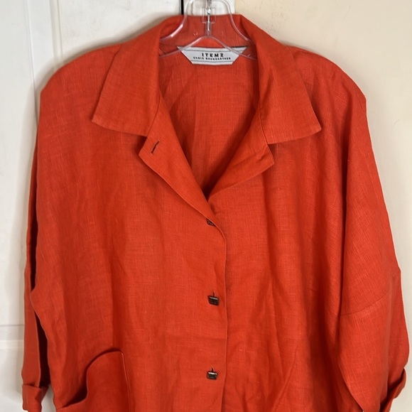 ITEMZ Chris Baumgartner Linen Button Down Asymmetrical Hem Shirt - Picture 2 of 11